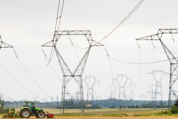 Gateley Hamer resolves £1m overhead line issue for major housebuilders