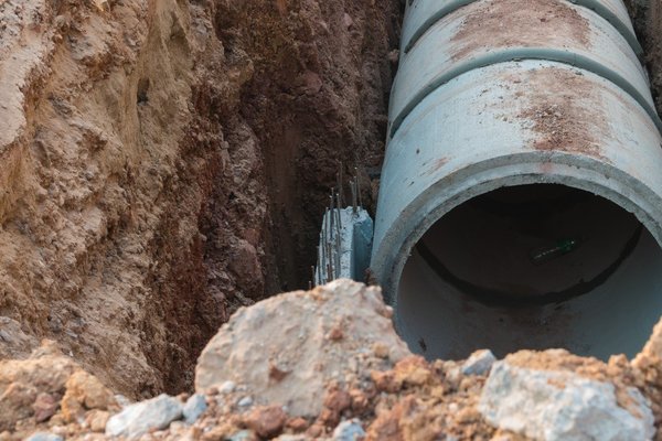 Advising Taylor Wimpey (Manchester) on the diversion of existing foul water pipes
