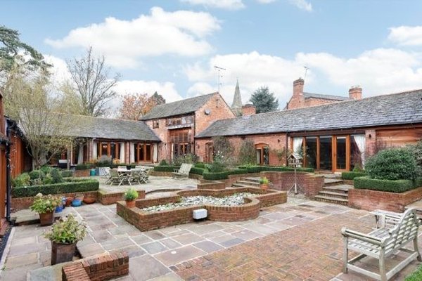 Conversion of a farmhouse at Glebe Farm