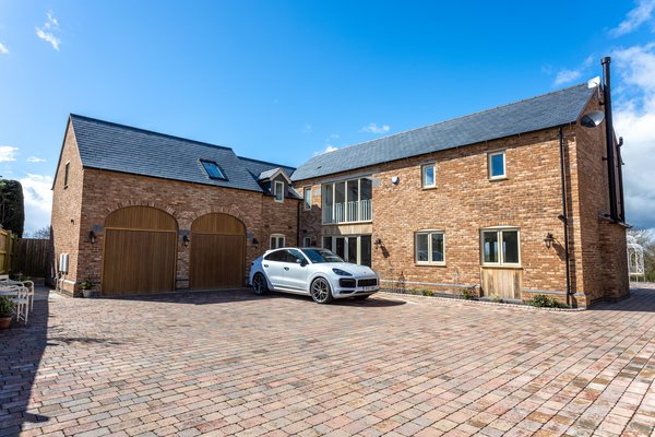Construction of a residential property in Shuttleworth Lane