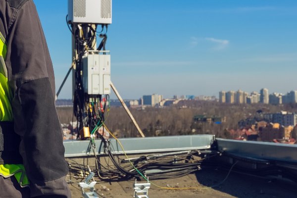 Telecoms decision: £50 compensation and £1,000 consideration for a rooftop mast