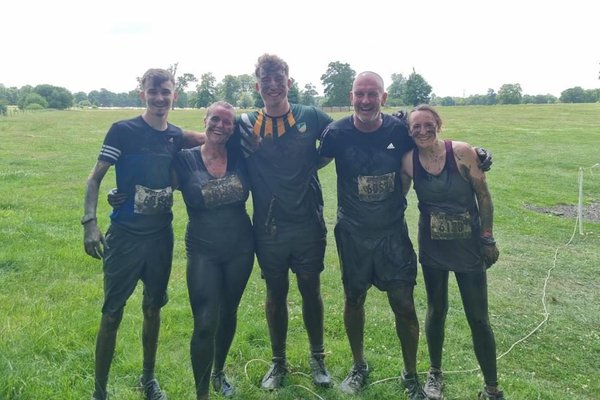 5 members of the Gateley RJA team take part in the 2023 Wolf Run